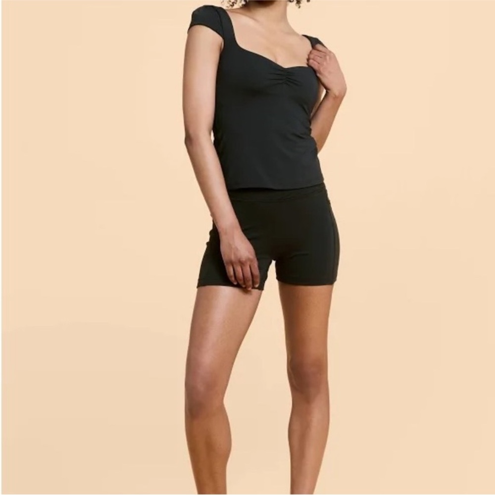 Blogilates Black Sweetheart Baby Tee Cap Sleeve Top - Picture 4 of 5